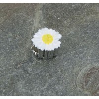 White Daisy Charm